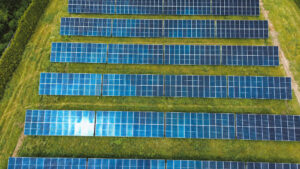 Photovoltaik Freiflächenanlage privat im Garten