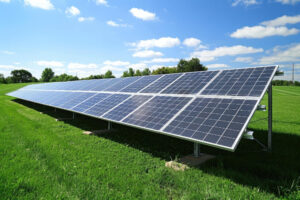 Photovoltaik Freiflächenanlage privat im Garten