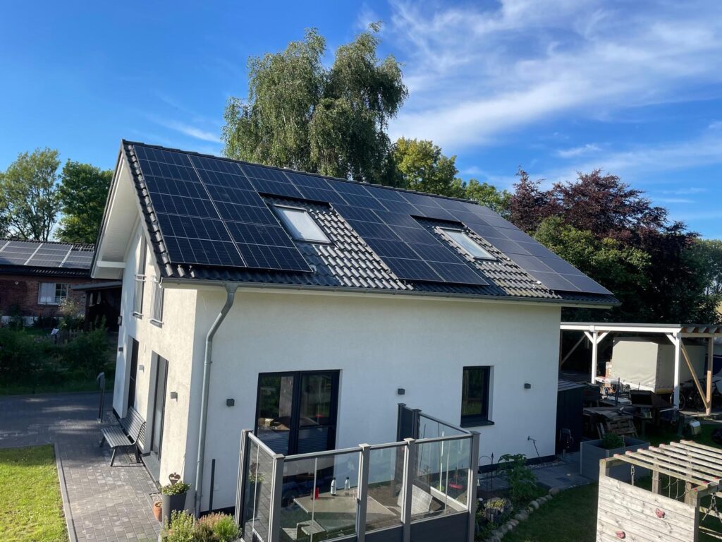 PV-Anlage, installiert von der AceFlex GmbH in Ulsnis, Photovoltaik-Anbieter in Bielefeld Titel