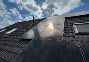PV-Anlage, installiert von der AceFlex GmbH in Berlin, Solaranlage mit Speicher Titel