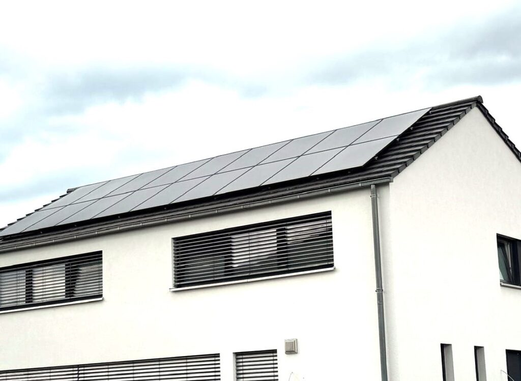 PV-Anlage installiert von der AceFlex GmbH in Straelen, Solar-Pufferspeicher Titel
