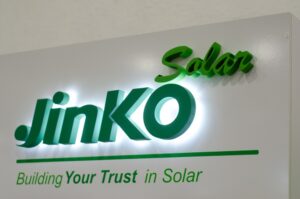 JinkoSolar Logo leuchten, Solarpanel Jinko